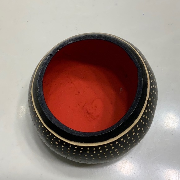 Kenyan Painted Gourd - Picture 2 of 2